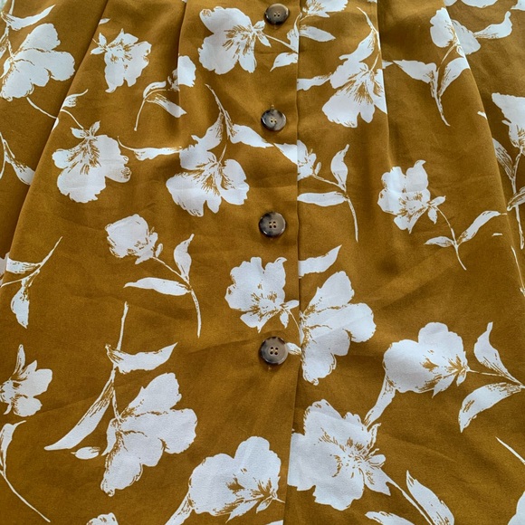 Everly size Small Floral Button-Down Skirt in Mustard and White, EUC - Picture 2 of 3